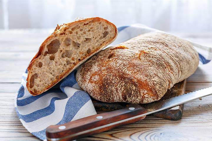 Ciabatte e bocconcini di pane: come ottenere un impasto elastico (dentro) e fragrante (fuori)